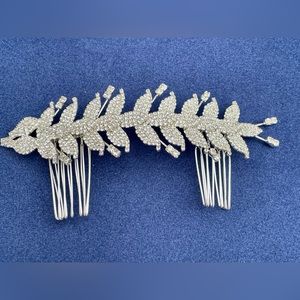 Stunning Bridal hair piece in silver tone